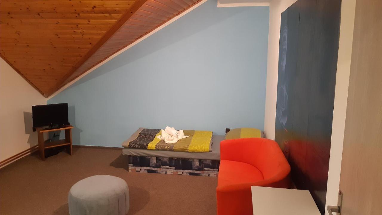 Budha Apartmá Jirikov  Exteriér fotografie
